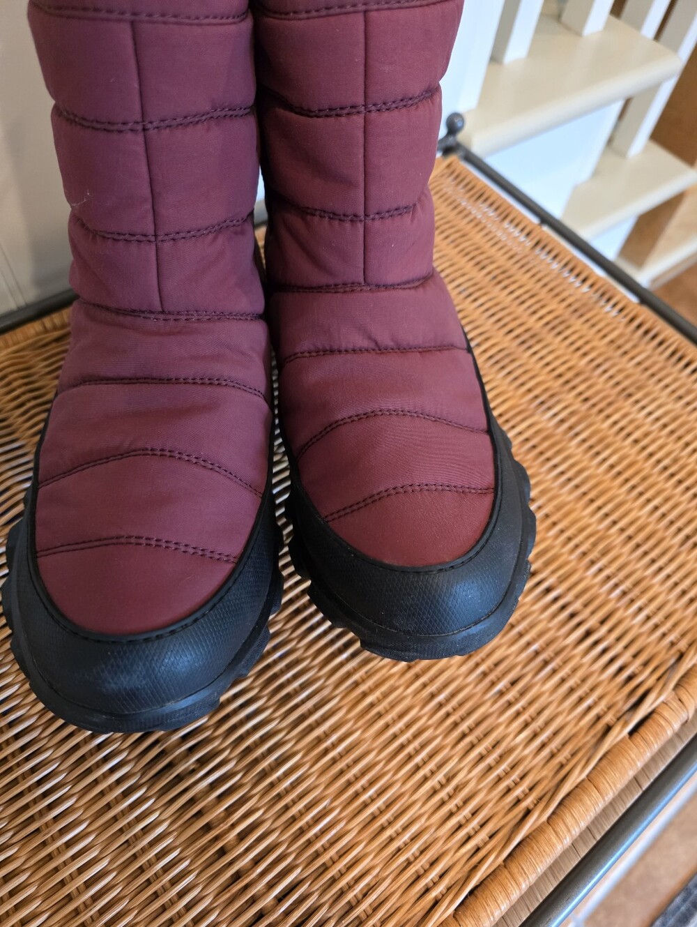 Bogs Women's Cedar Quilted Boots Like New